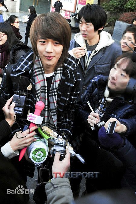 崔珉豪(Choi Minho、)珉豪参加高考照壁纸壁纸