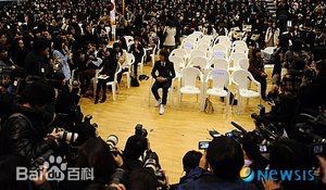 崔珉豪(Choi Minho、)珉豪高中毕业前后照片