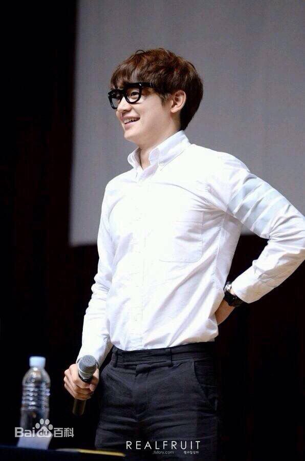 崔珉豪(Choi Minho、)珉豪参加建大活动生活照相册