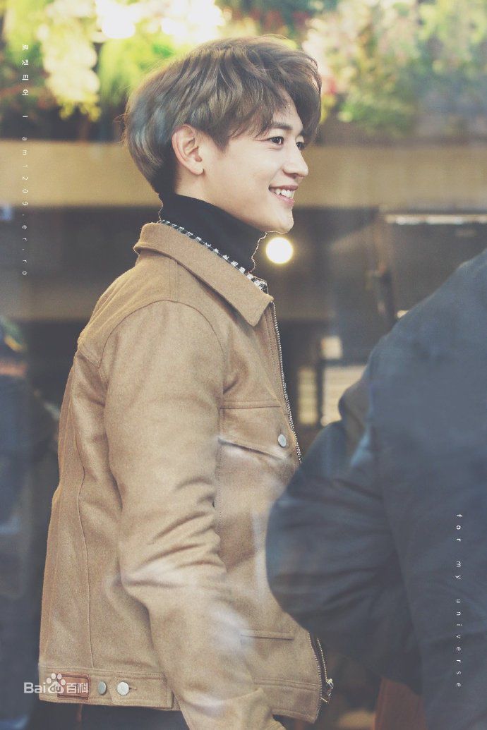 崔珉豪(Choi Minho、)饭拍图前后照片