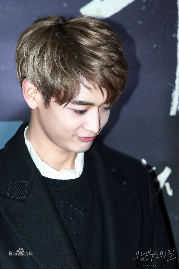 崔珉豪(Choi Minho、)饭拍图前后照片