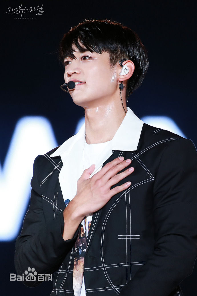 崔珉豪(Choi Minho、)饭拍图前后照片