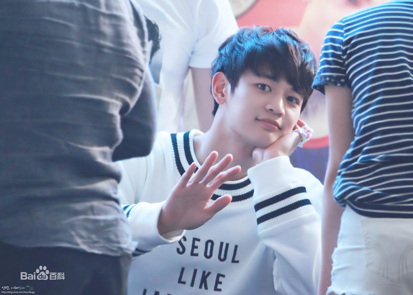 崔珉豪(Choi Minho、)饭拍图前后照片