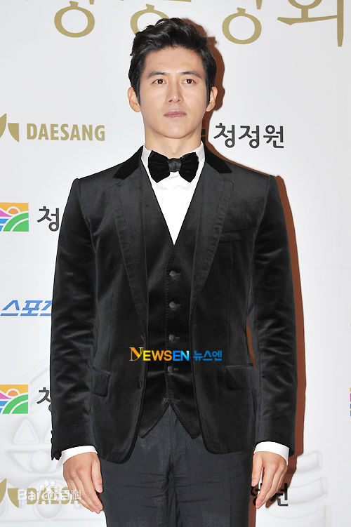 高洙(，コス，Kosoo)青龙电影节颁奖礼壁纸壁纸