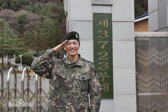 高清李現塡（正确汉字名）(；Lee Hyun Jin)性感图片