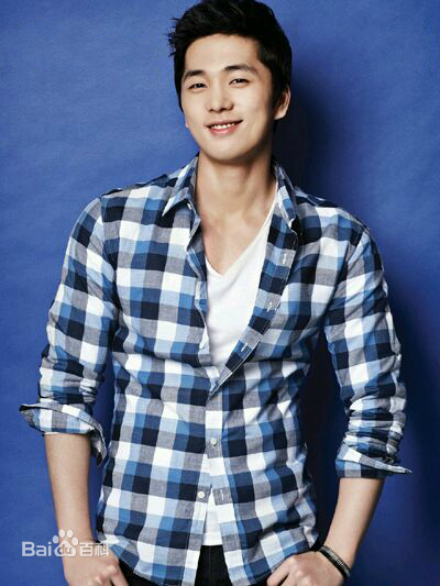 高清李現塡（正确汉字名）(；Lee Hyun Jin)性感图片