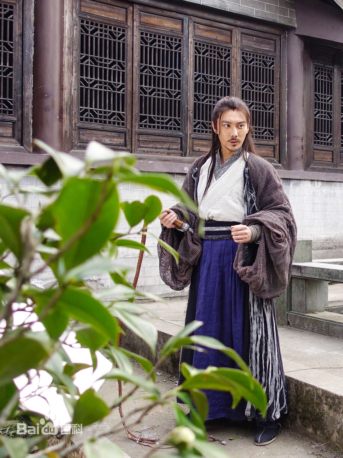 金楷杰版向问天素颜照壁纸