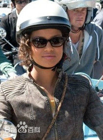 拉瑞·克劳(Larry Crowne)前后照片