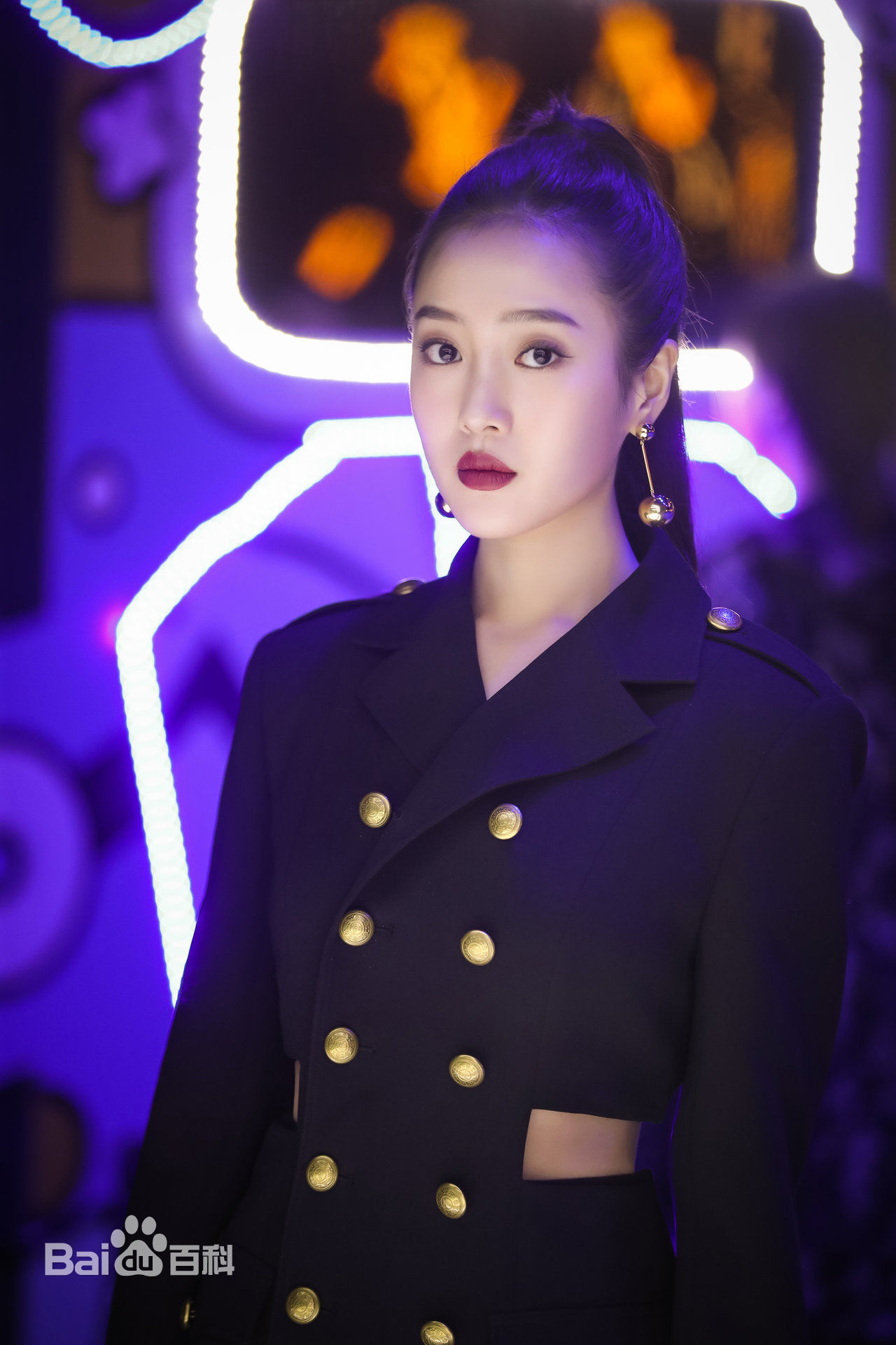 王梓薇时尚活动壁纸壁纸