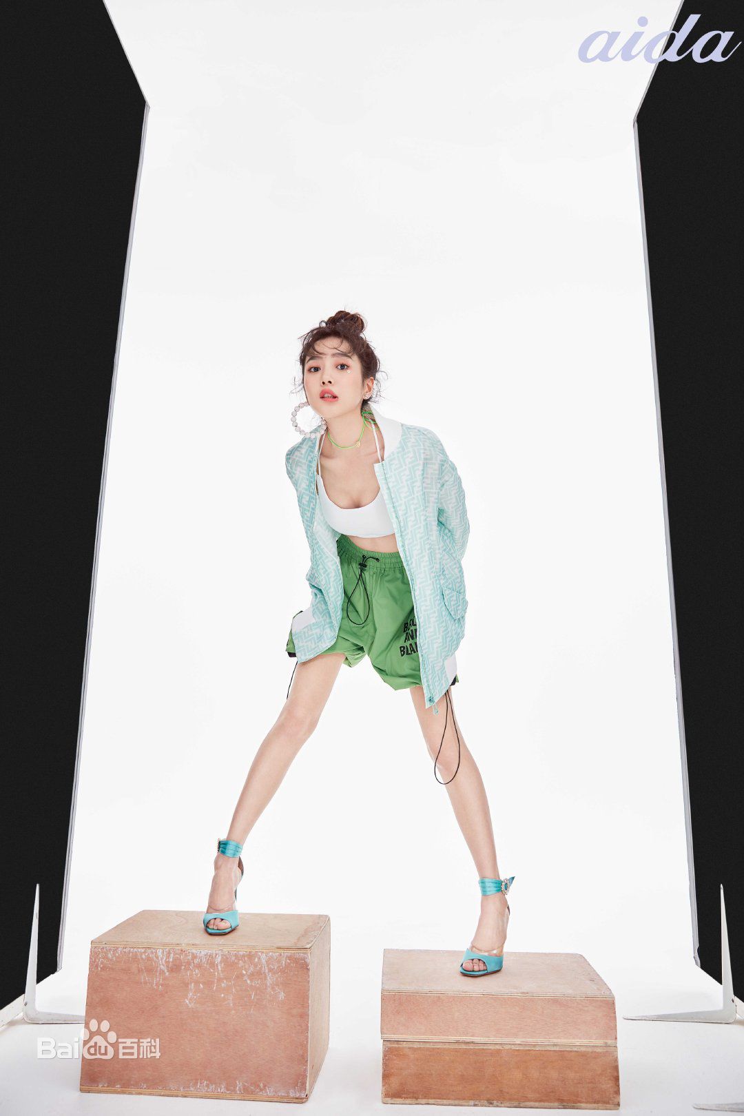 王梓薇最优质杂志美图相册