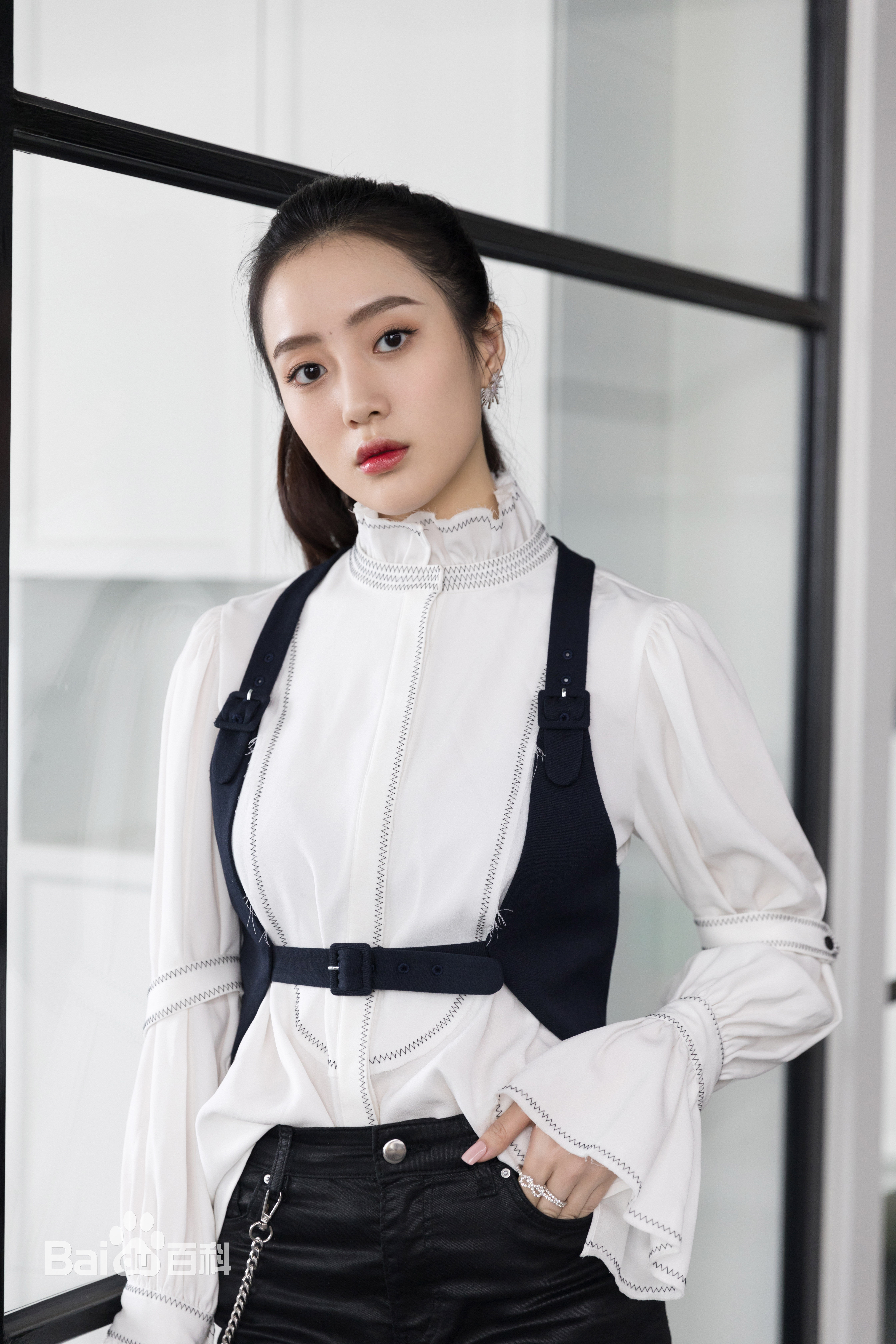 王梓薇活动图图片图集