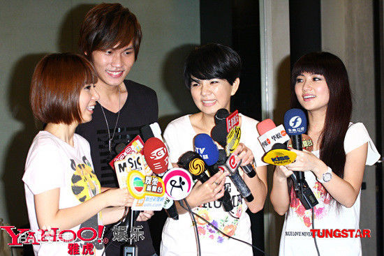 周定纬(Judy Chou)-比你贱拍摄花絮生活照