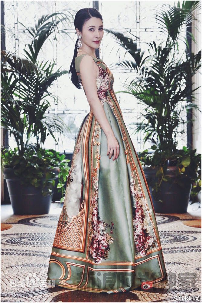 穆熙妍(Crystal Mu)米兰时装周前后照片