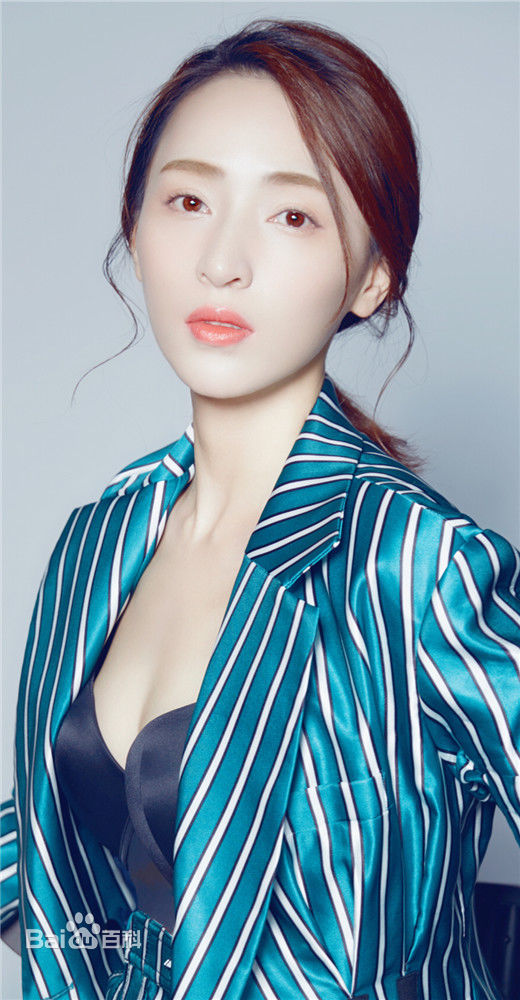 最新黄小戈(Megan Hwang)性感图片