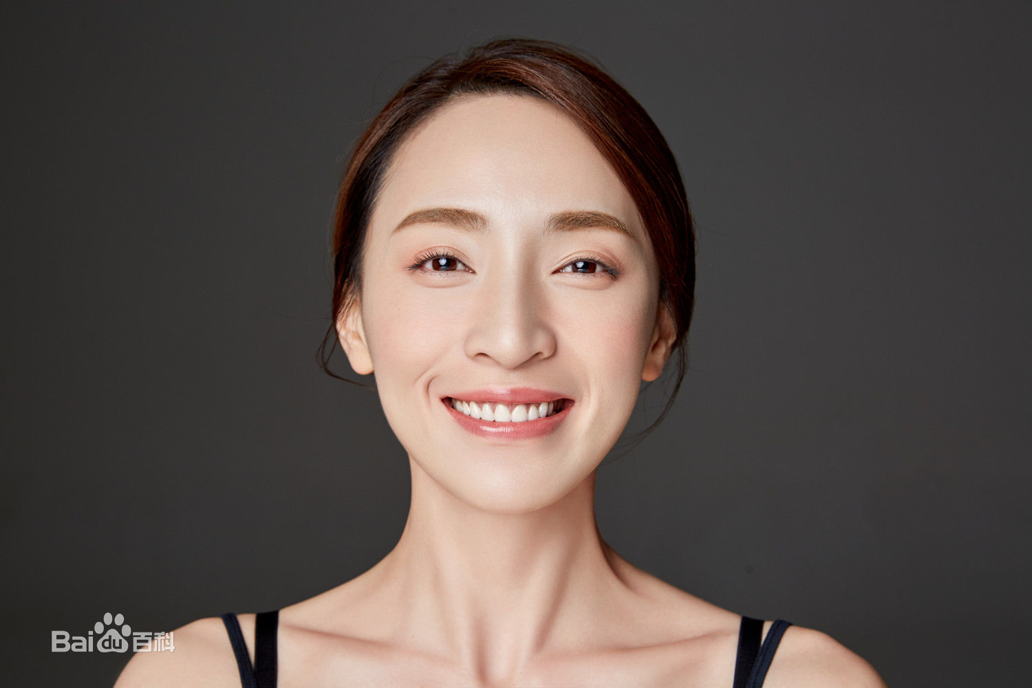 最新黄小戈(Megan Hwang)性感图片