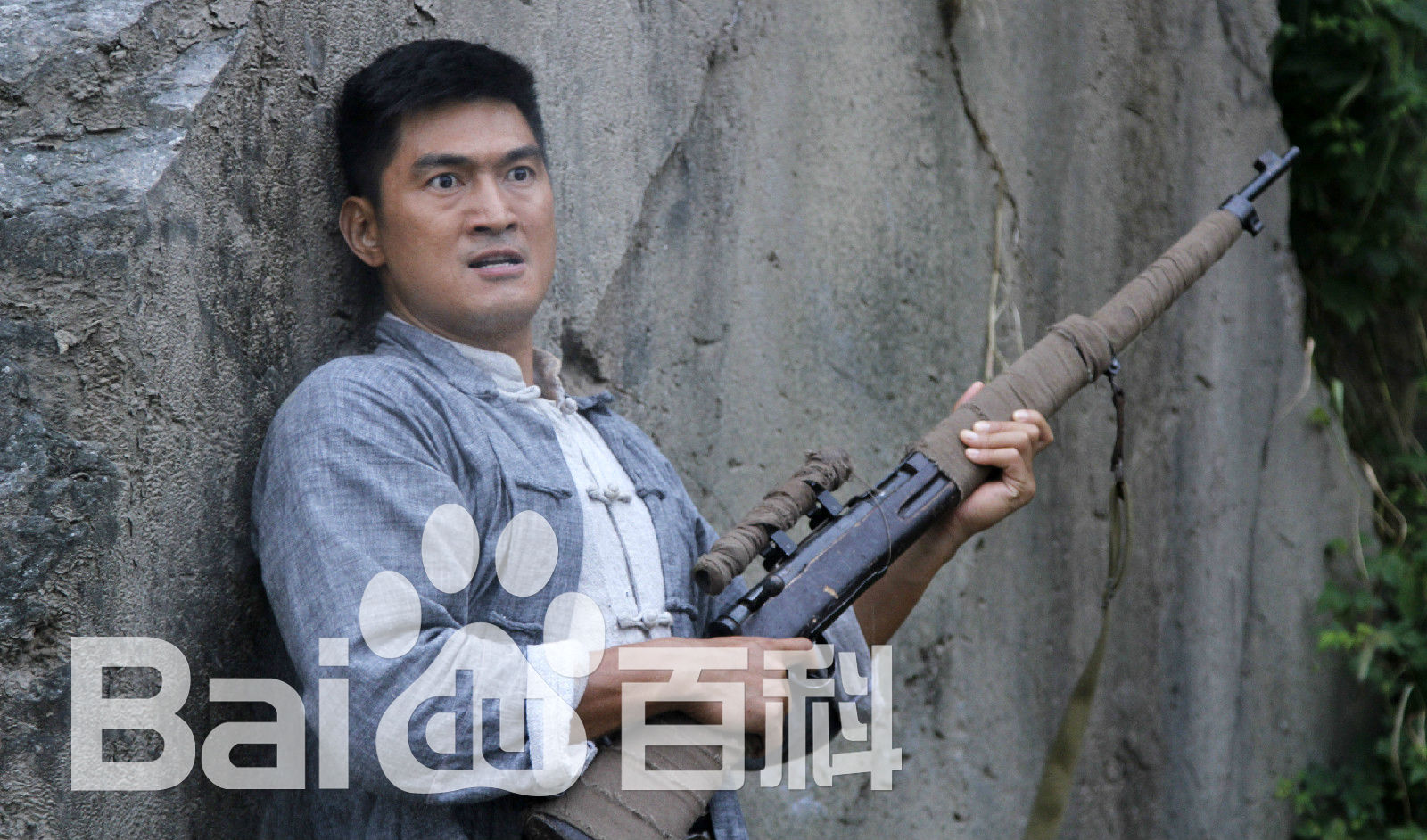 最新李瀚均在电视剧《猎刃》饰演李国邦中的图集