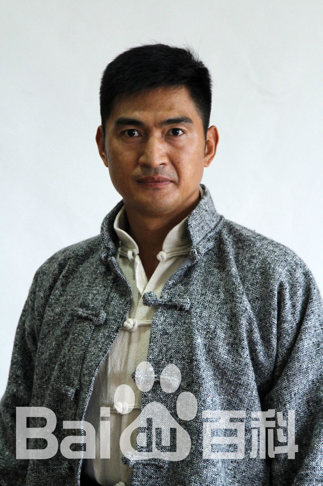 最新李瀚均在电视剧《猎刃》饰演李国邦中的图集