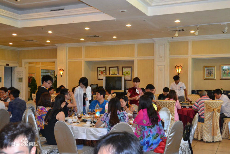 精选瞿澳晖在在《一见未钟情》开机仪式上中的图册