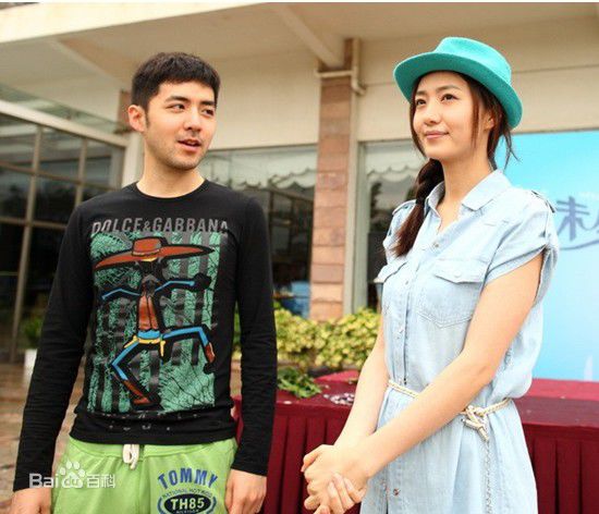 精选瞿澳晖在在《一见未钟情》开机仪式上中的图册