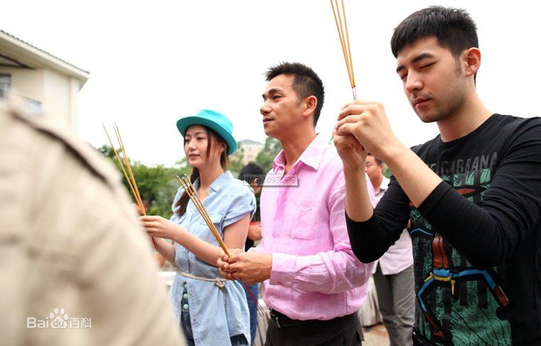 精选瞿澳晖在在《一见未钟情》开机仪式上中的图册