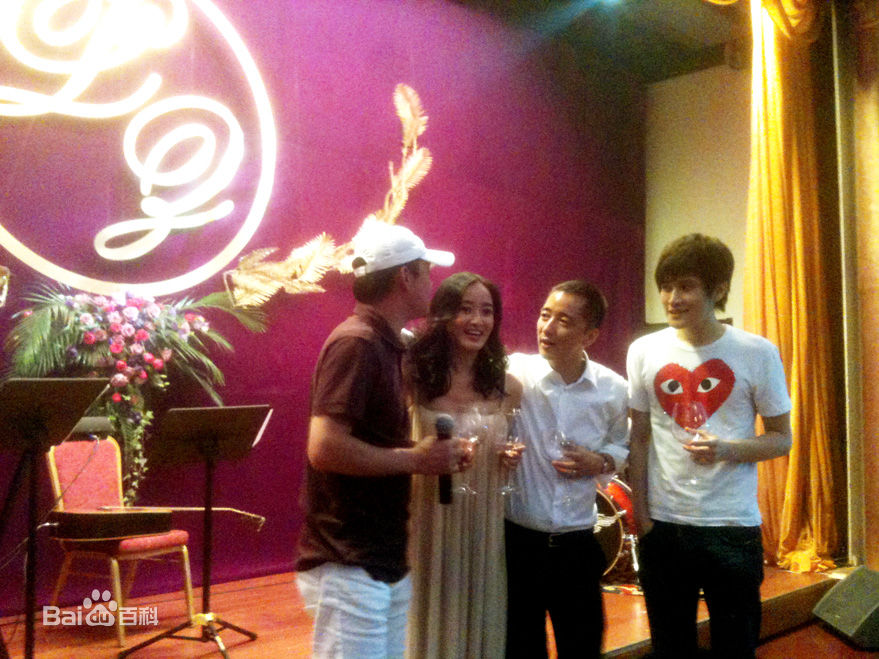 雷诺儿的个人图册性感图片图集