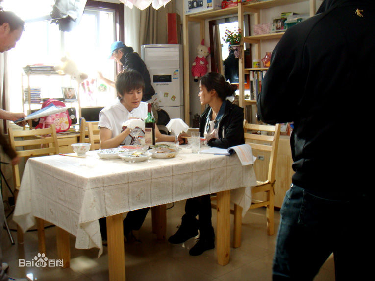 雷诺儿的个人图册素颜照壁纸