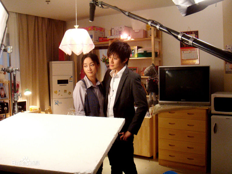 雷诺儿的个人图册素颜照壁纸