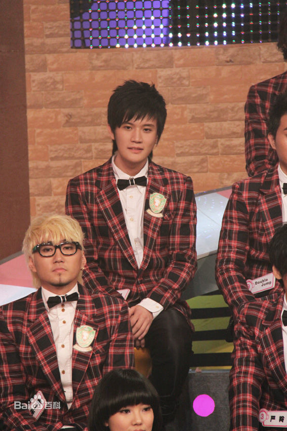 雷诺儿的个人图册素颜照壁纸