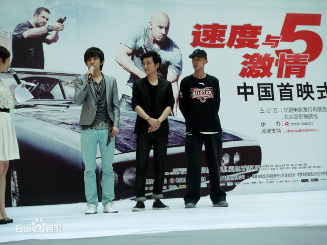 雷诺儿的个人图册素颜照壁纸