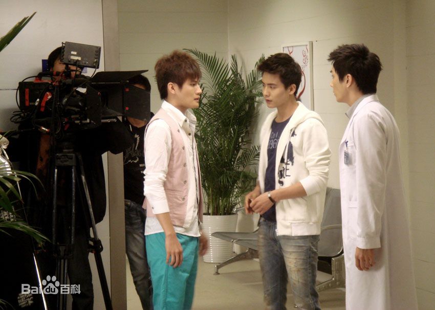 雷诺儿的个人图册素颜照相册