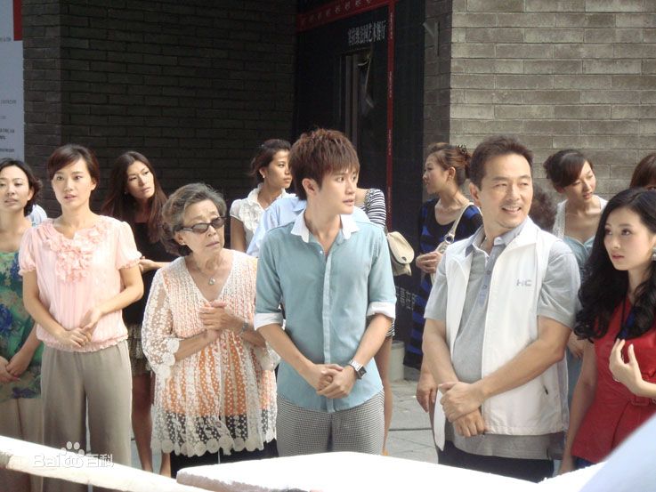 雷诺儿的个人图册素颜照相册