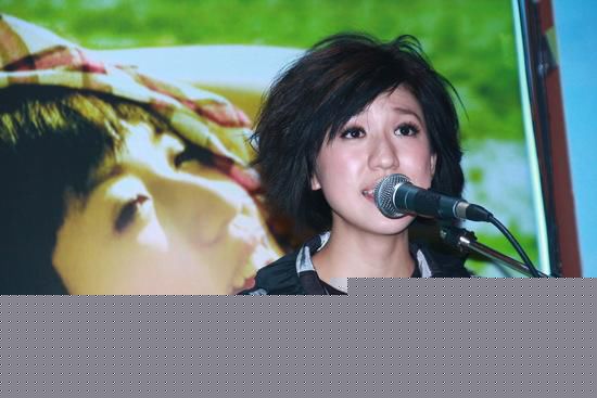 罗忆诗(Eser Loo) 宣传活动照片前后照片