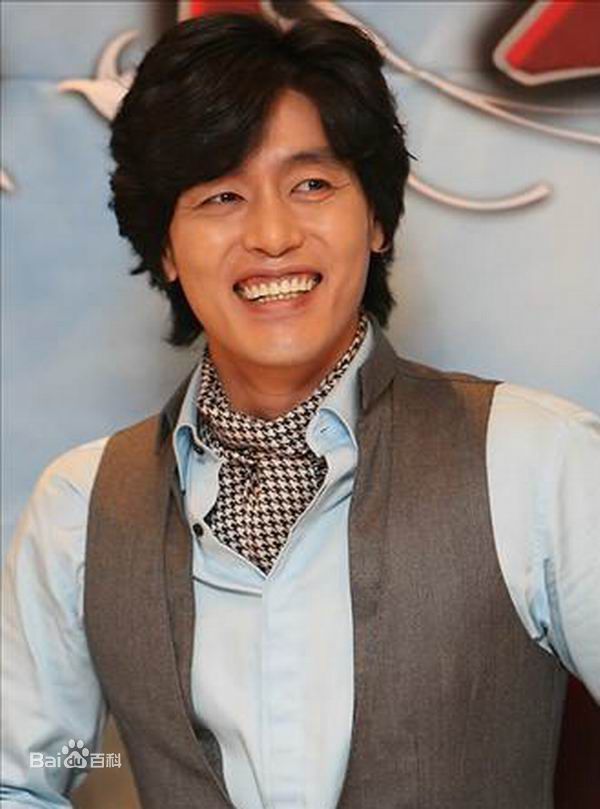 最新崔成国(Choi Seong-guk)壁纸