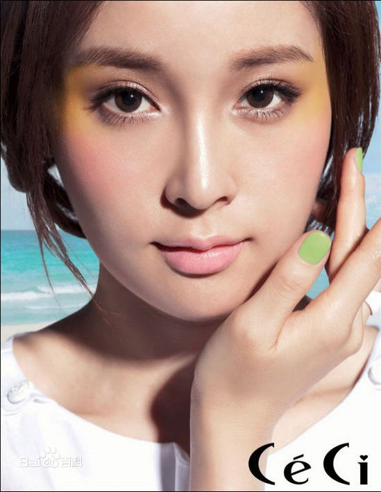 最新赵安()性感图片