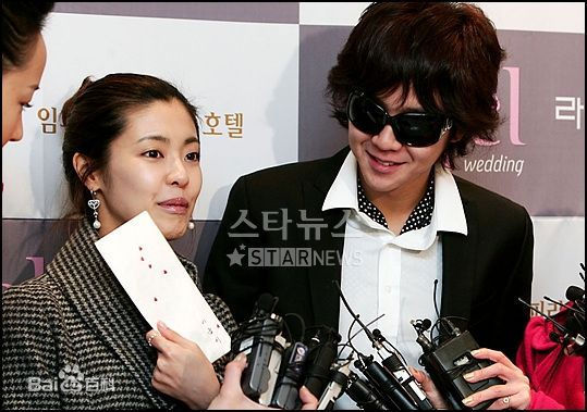 李允智(Lee yong ji)出席活动图片图册