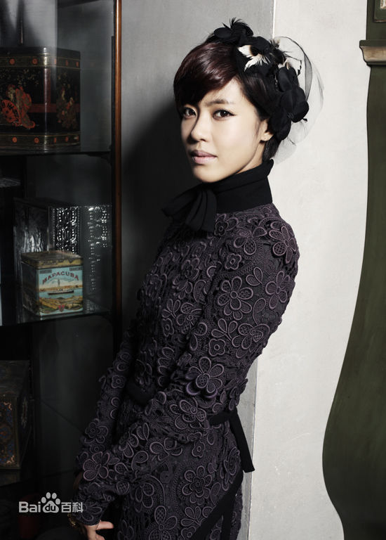 李允智(Lee yong ji)李允芝 杂志