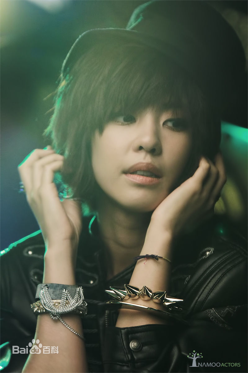 李允智(Lee yong ji)李允芝 杂志