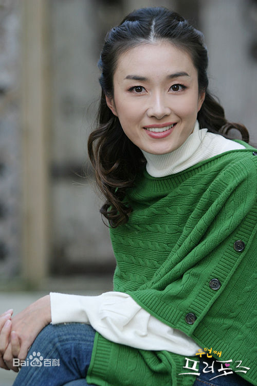 吴妍秀(韩文： 日文：オ·ヨンス)前后照片