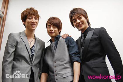 金俊(Kim Jun)参加活动的照片前后照片