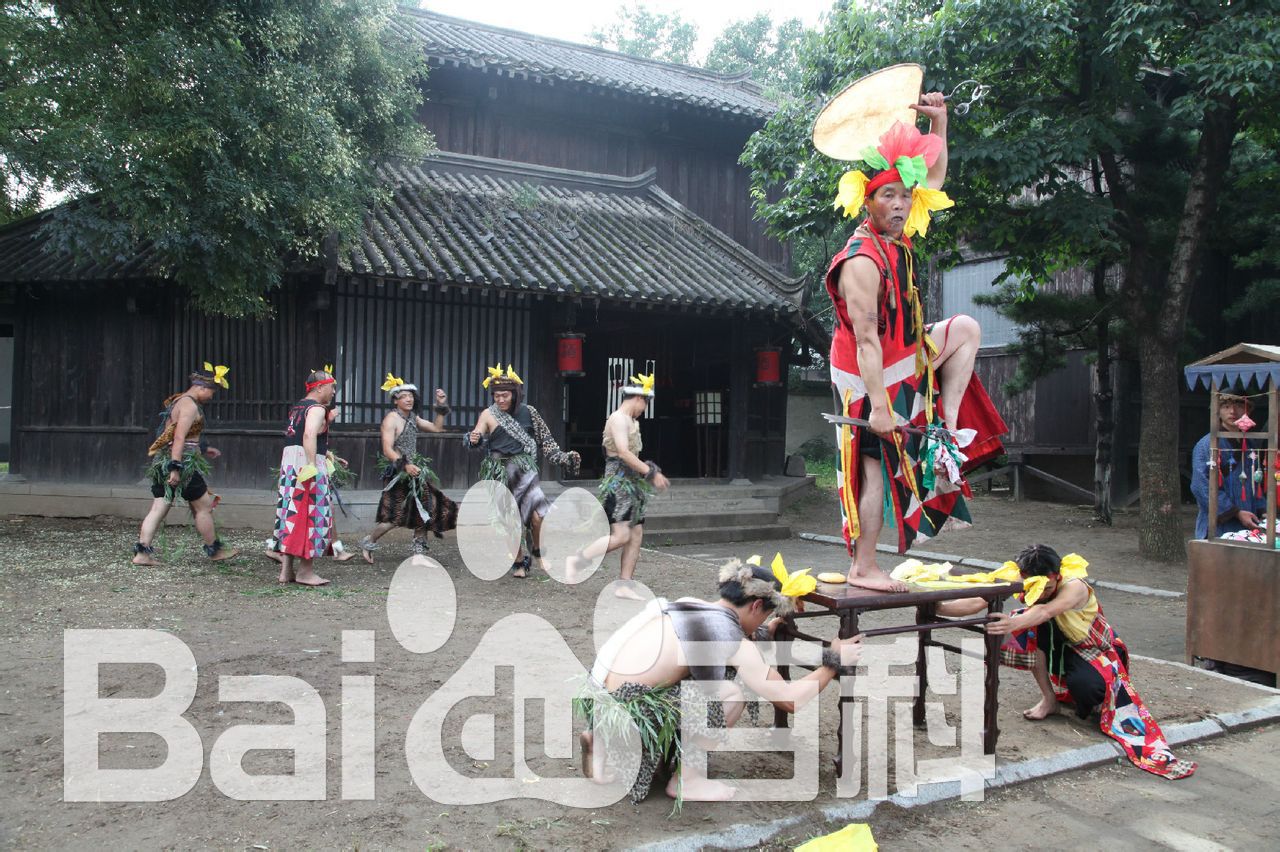 最优质陈强在导演《小西天狄道传奇》现场中的相册