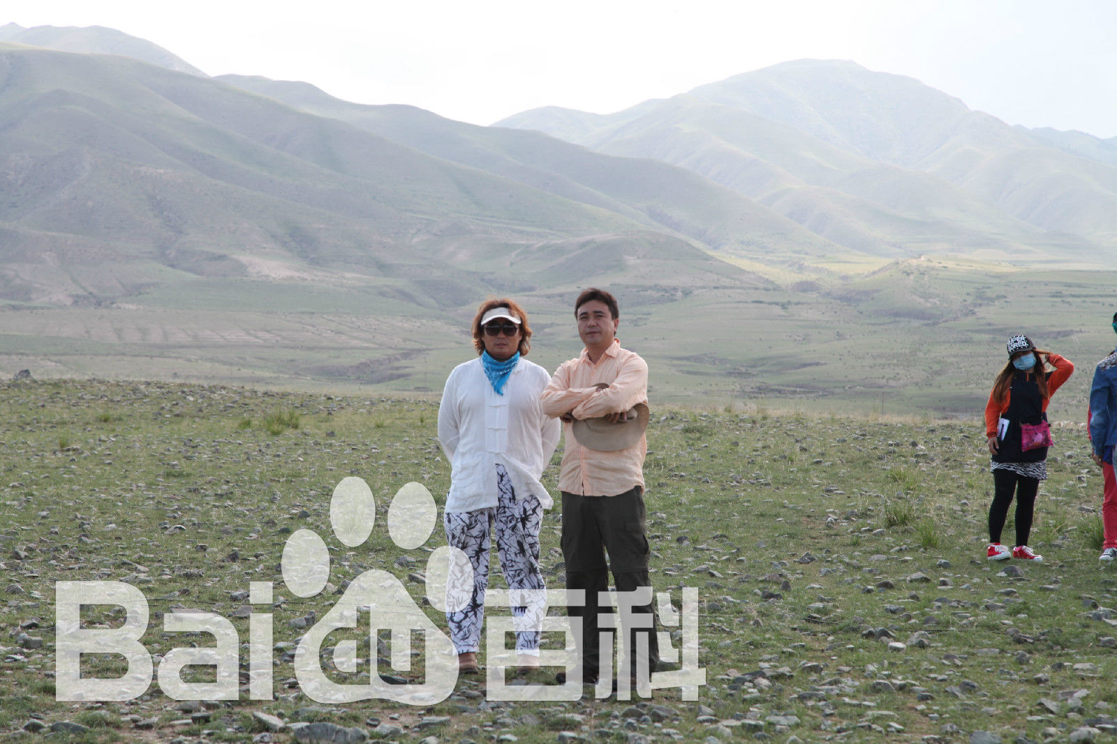 最优质陈强在导演《小西天狄道传奇》现场中的相册