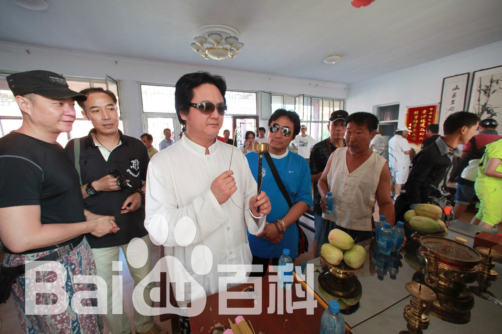 高清陈强在电视剧《我叫王土地》现场中的图集