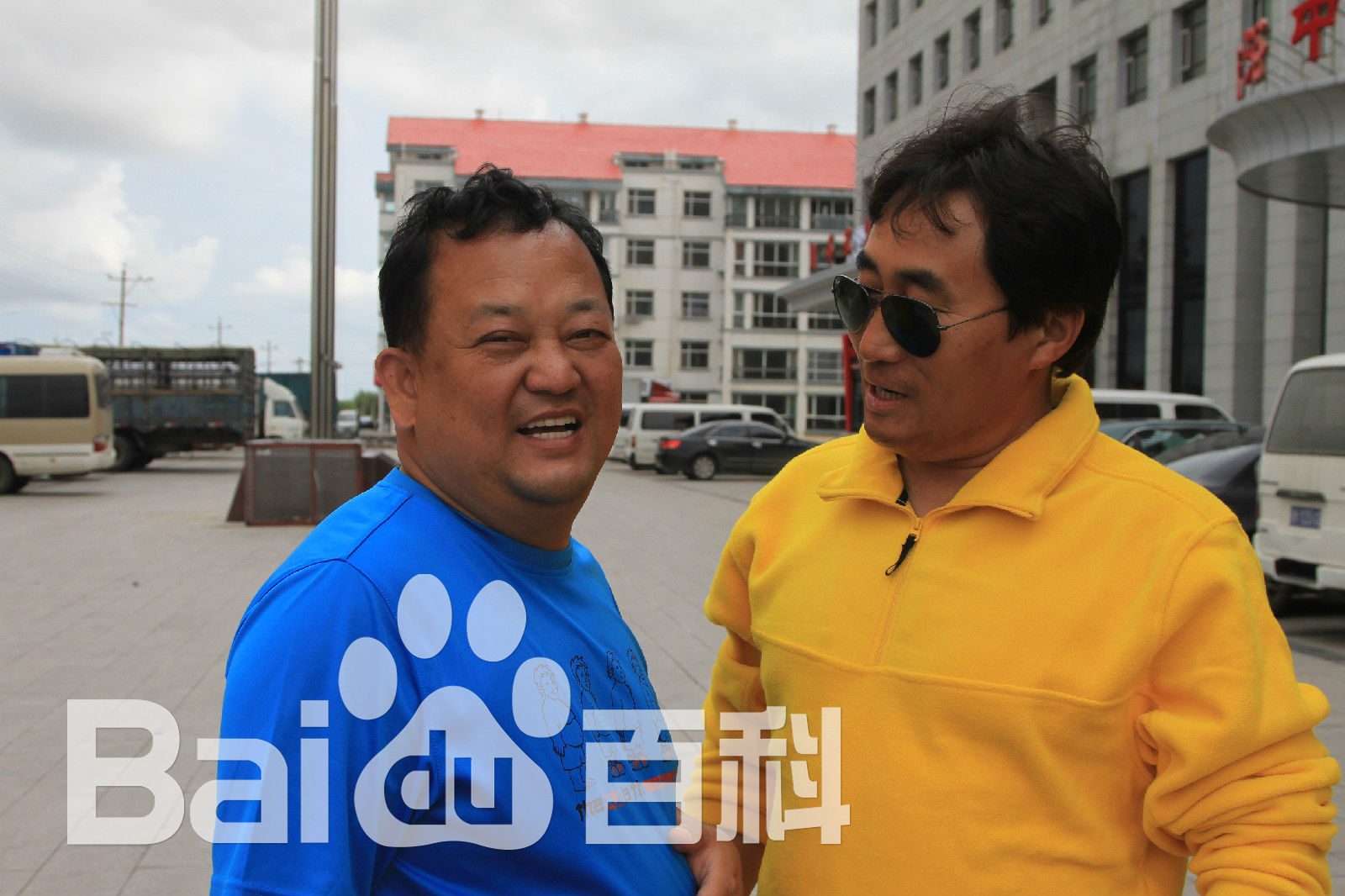 高清陈强在电视剧《我叫王土地》现场中的图集