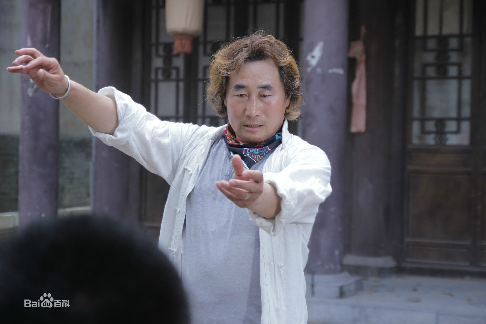 最新陈强在电视剧《绝地枪王》现场中的图集