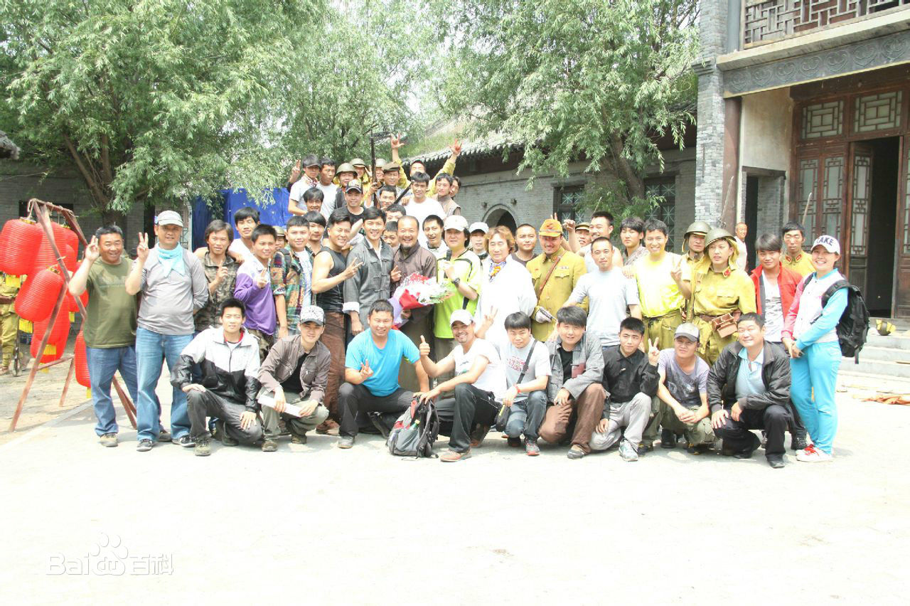 最新陈强在电视剧《绝地枪王》现场中的图集