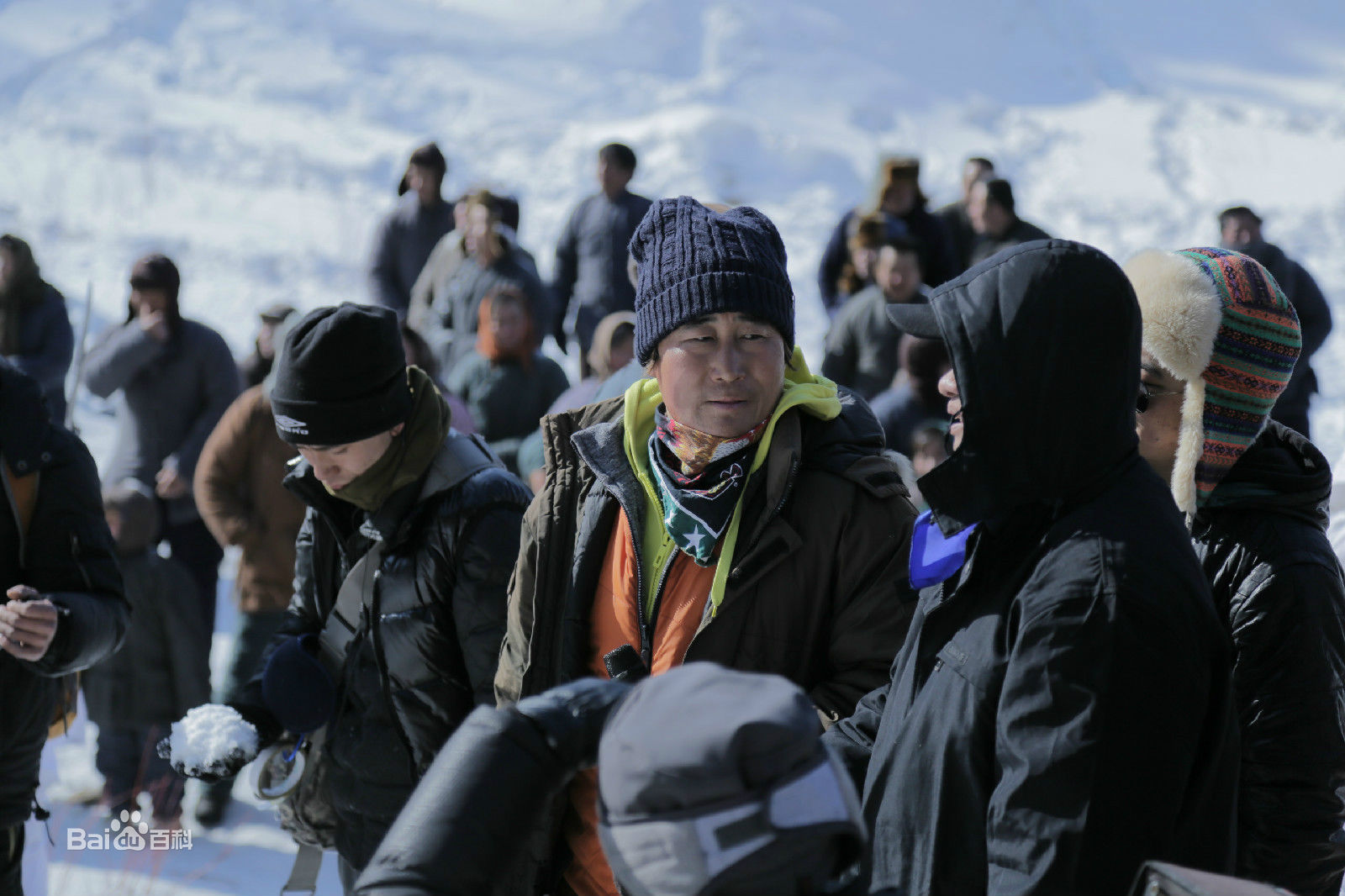 最新陈强在电视剧《绝地枪王》现场中的图集