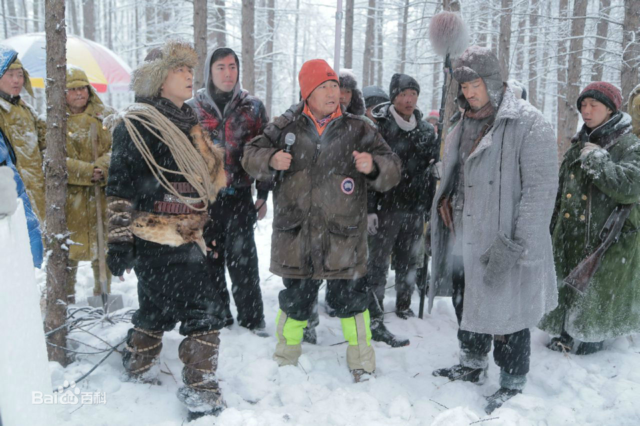 最新陈强在电视剧《绝地枪王》现场中的图集