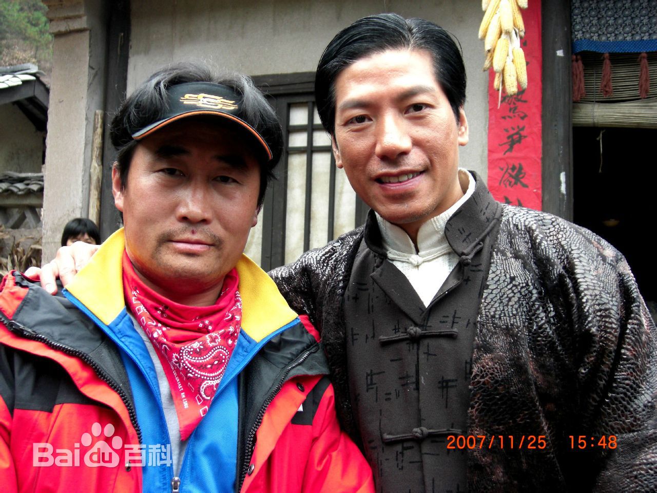 陈强在电视剧《东陵大盗》现场中的