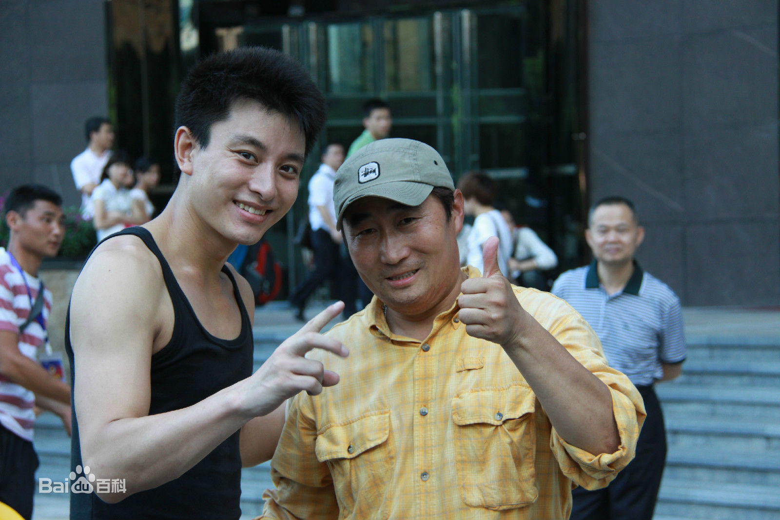 最全陈强在电视剧《便衣支队》现场中的相册