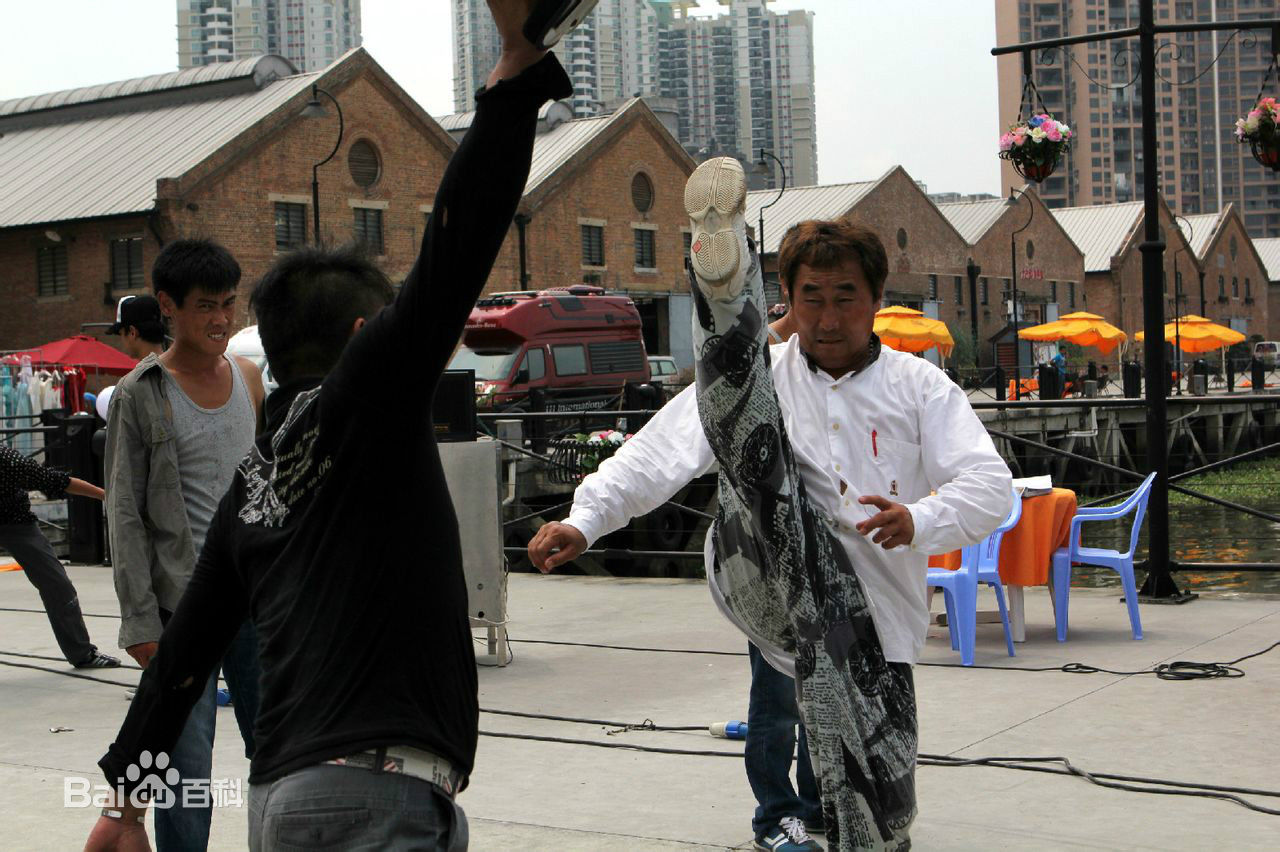 最全陈强在电视剧《便衣支队》现场中的相册